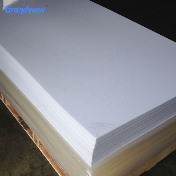 HTB155z3X4_rK1RkHFqDq6yJAFXar White acrylic sheet stock stacked on a pallet for bulk supply